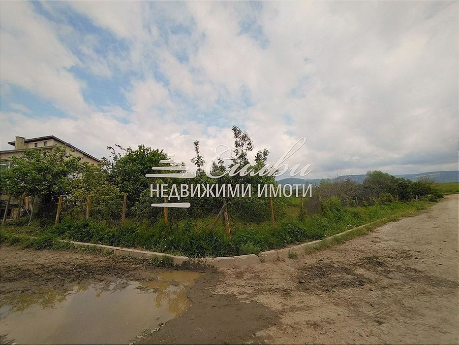 Парцел в РЕГУЛАЦИЯ - с.Миланово, общ.Велики Преслав