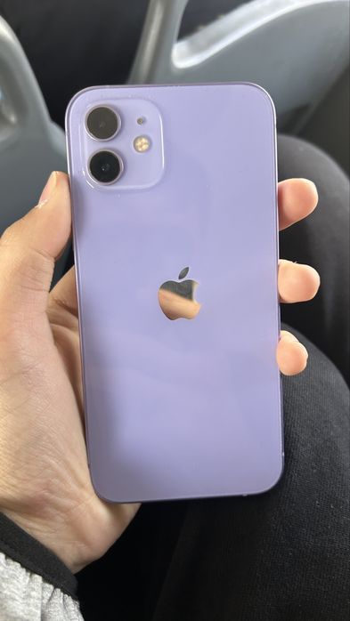 Продам айфон 12