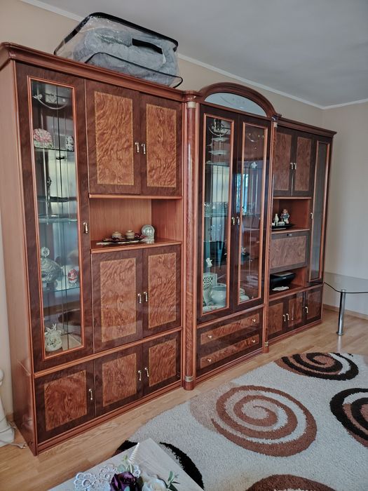 Mobila sufragerie și o masuta