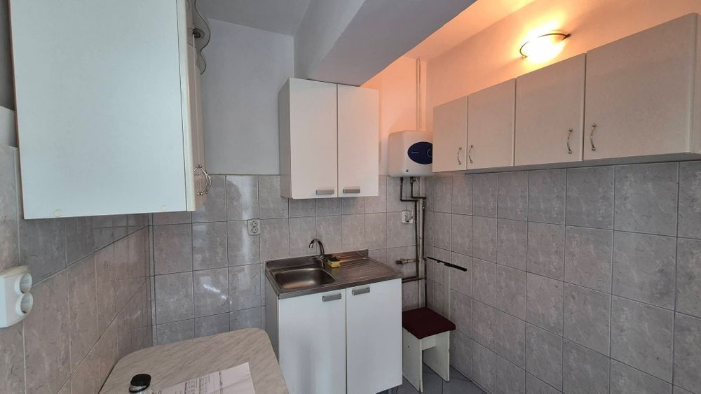 Vând garsoniera confort I  etajul 1 zona gării