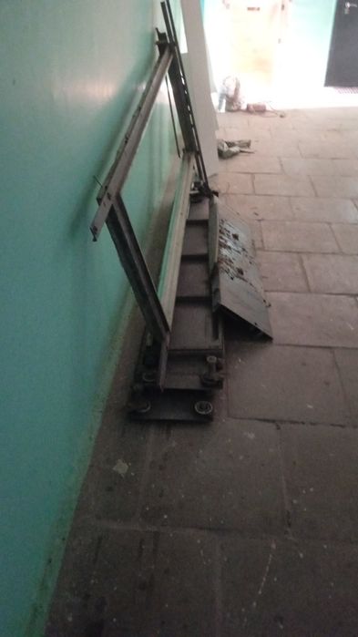 Продаю уголки 5 не дорого