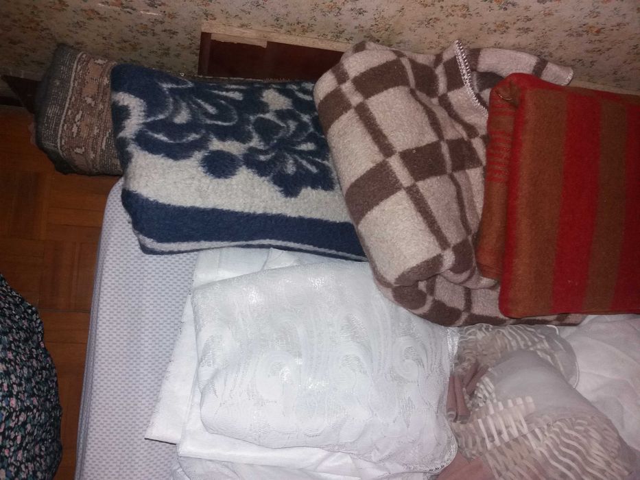 Сирвант дерево, занавески,одеяло шерсть