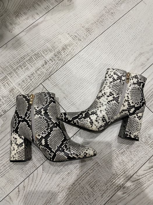 Дамски боти по 15 лв