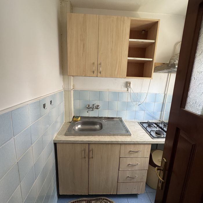 Închiriez garsonieră/ Parter/Zona Zamca/