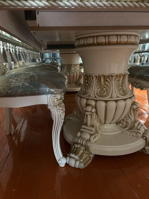 Стол со стульями новый