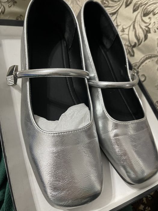 Серебристые туфли