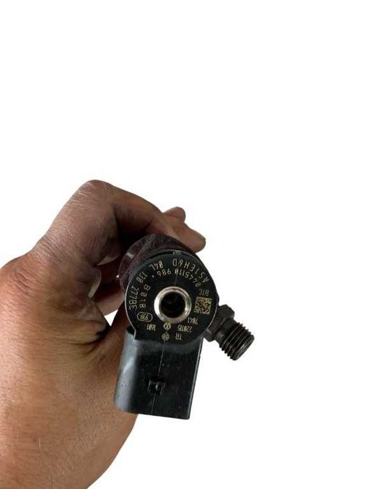 Injector VW CRAFTER 2.0 euro 6 cod piesa 0445110986 sau 04L130277BE