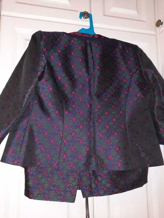 Шикарный костюм тройка 50 размер