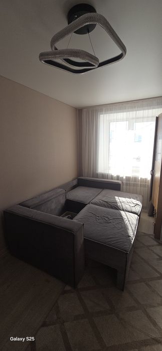 Продам диван в хорошем состоянии.