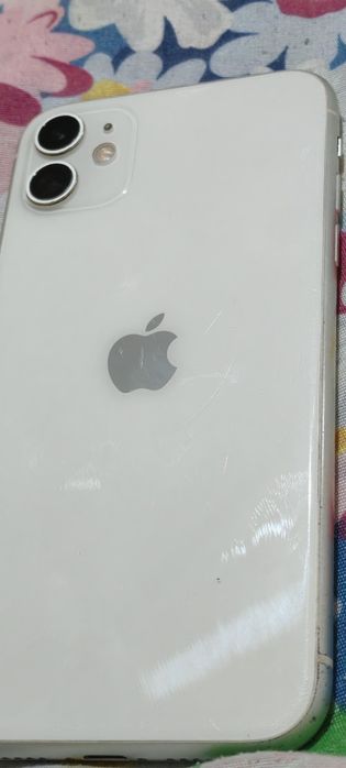 Iphone 11 64 gb 100 yomks