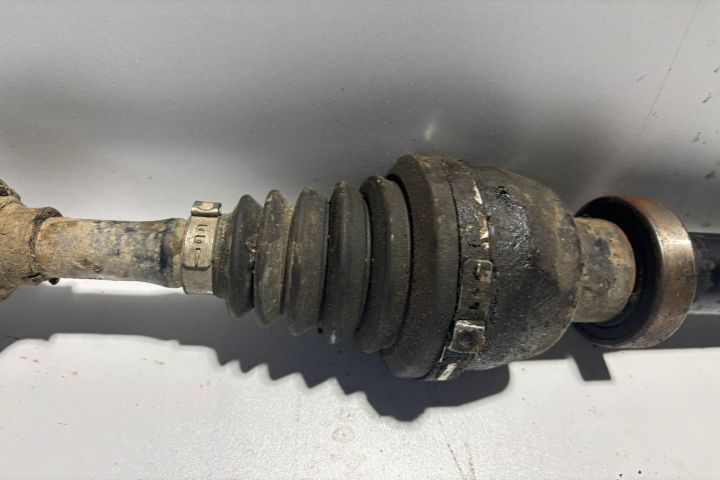 Planetara fata dreapta Mitsubishi Carisma prima generatie (facelift)