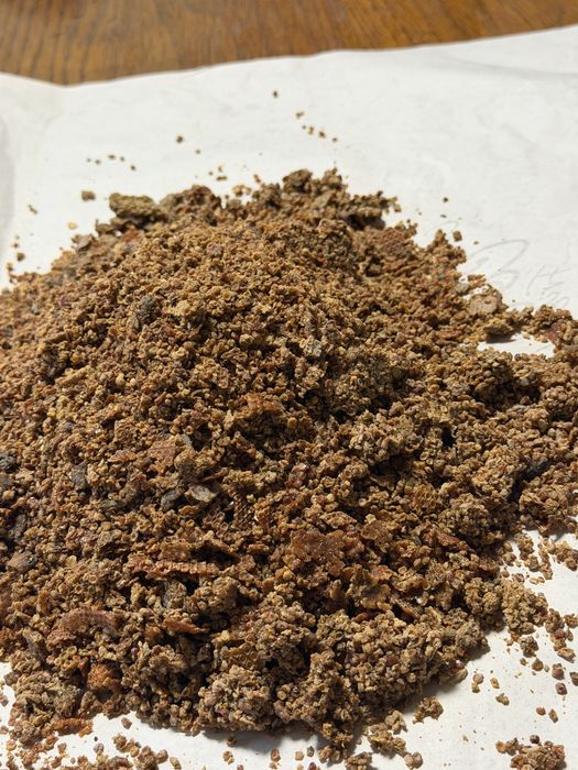 Vand propolis 100% natural de pe site/colectoare