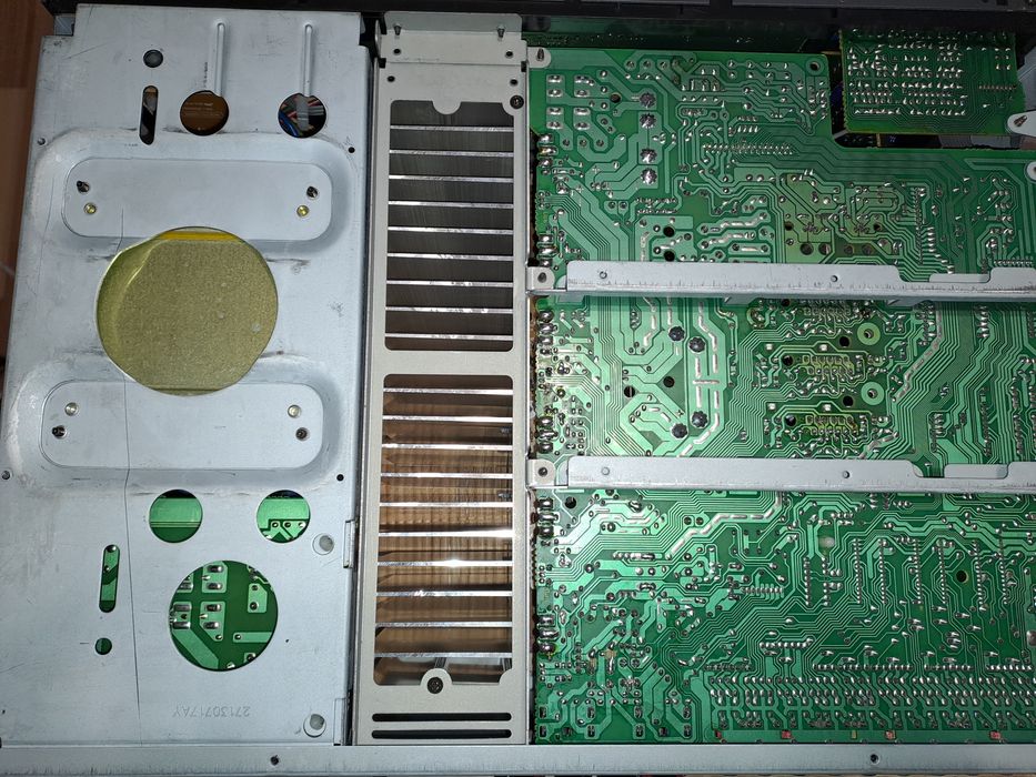 NAD AV-716 amplituner multicanal, DEFECT, lipsa etaje finale