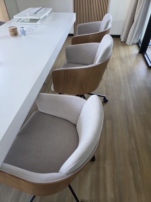 Офис стол на колелца Каве