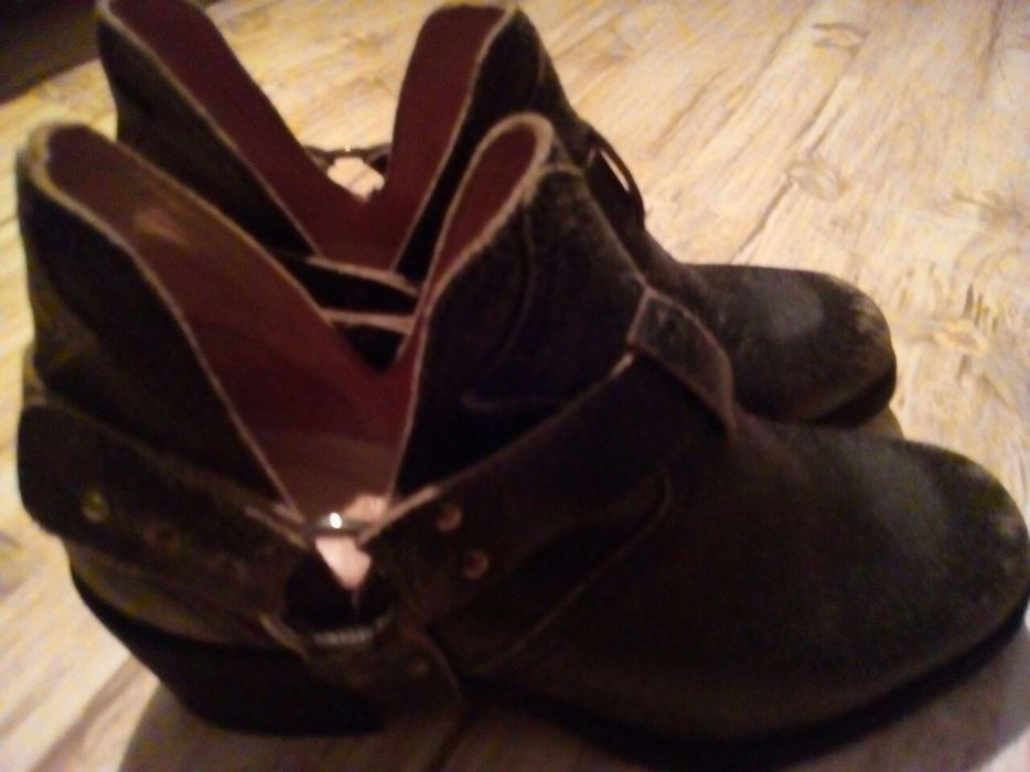 Ghete/pantofi/botine din piele naturala , Bershka