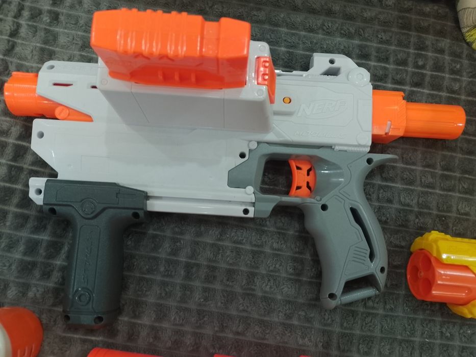 Vând colecție de puști Nerf