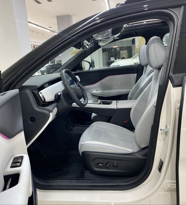 Voyah Courage 570KM Elektr Full 4 AWD (2ta mator) 1 yil garantiya