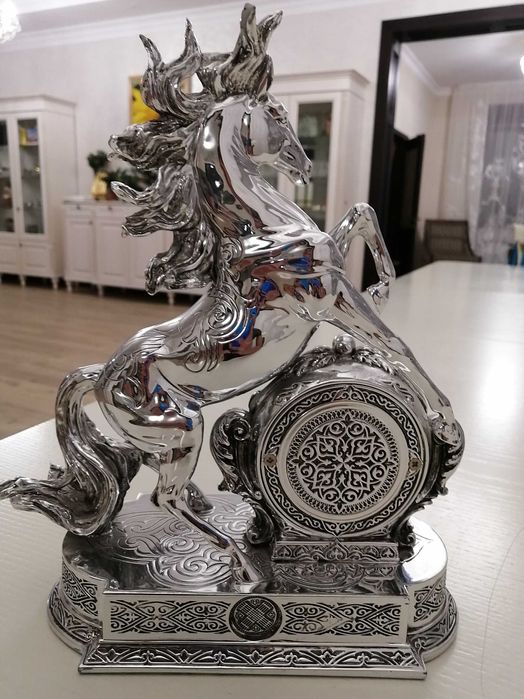 Настольные часы Empire