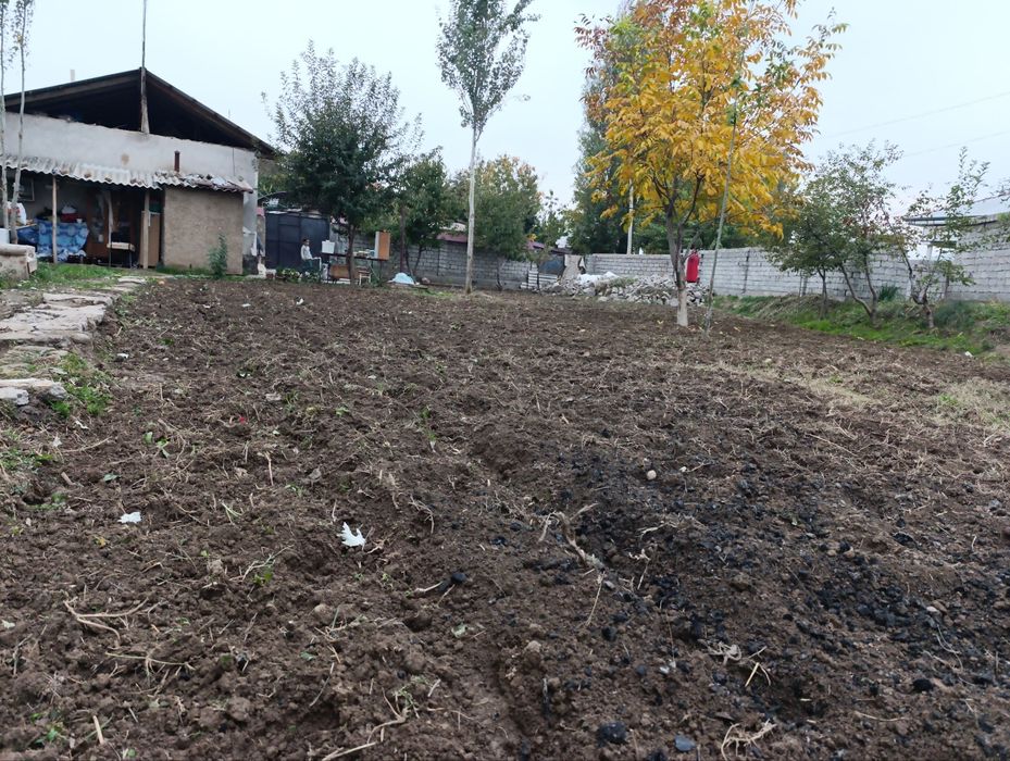 Ҳовли ер хисобида сотилади. Срочно