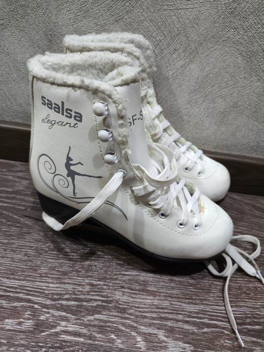 Продаются фигурные коньки