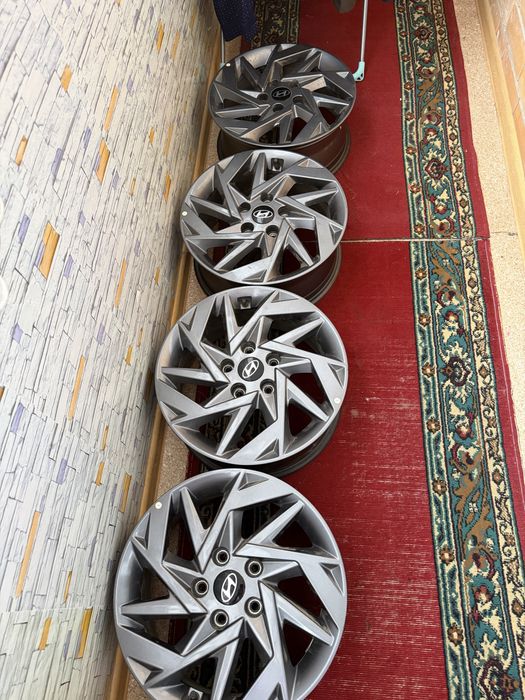 Новый комплект дисков оригинальных на Hyundai/KIA/TOYOTA