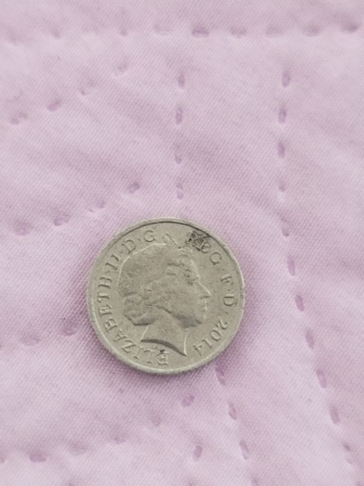 1 паунд 2014 която не е в обръщение