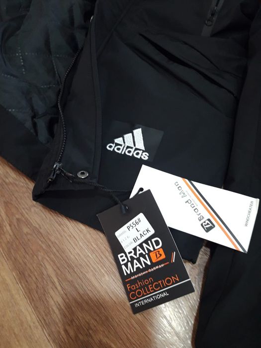 Adidas. Куртка с капюшоном на мальчика