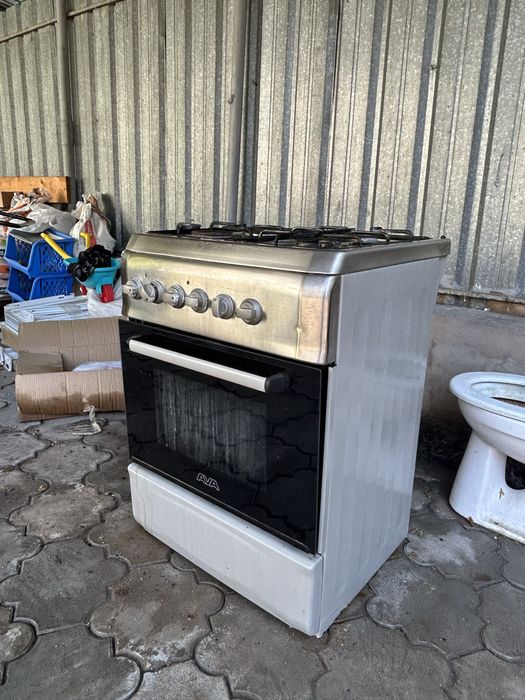 Продам газовую плиту