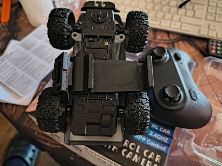 Продавам RC кола с камера.