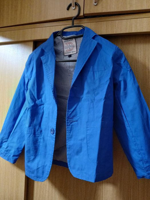 Vand sacouri baieti, stare f. buna, pret 40 lei bucata