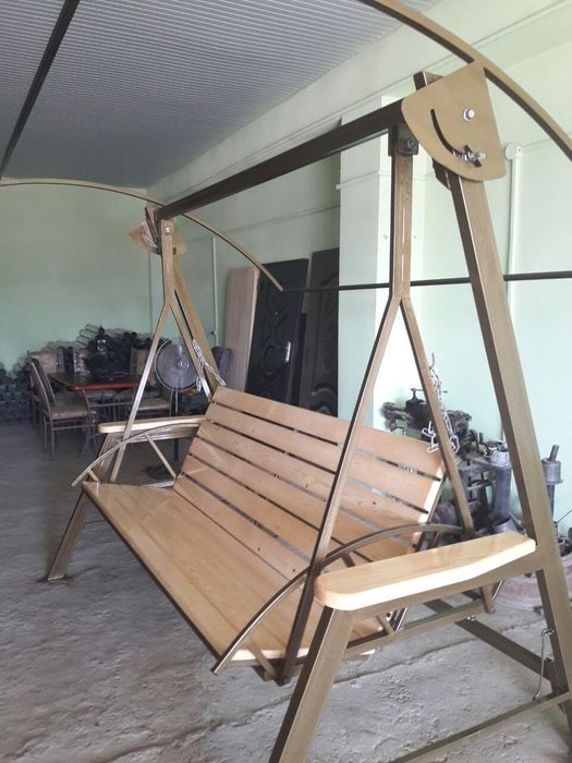 Принимаем заказы на столы и стулья