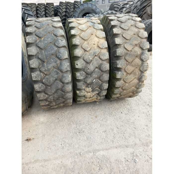 Cauciucuri Solideal 17.5R25 pentru John Deere și Volvo.