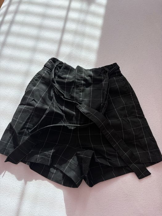 Къси панталонки на Bershka и cropp