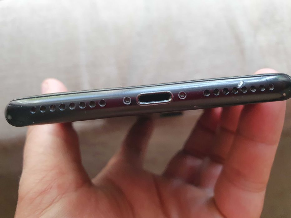 Продам Айфон iPhone 7+ плюс