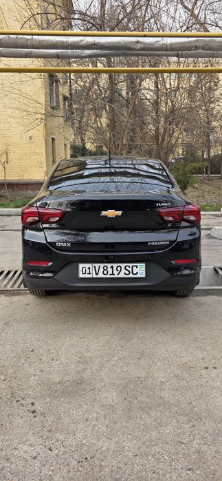 Продаю свою машину Onix