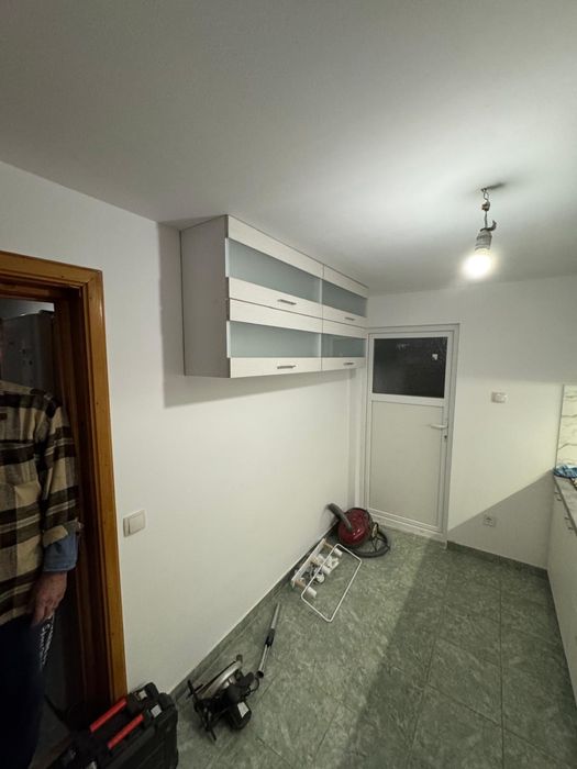 Montam mobila (orice producator) si parchet