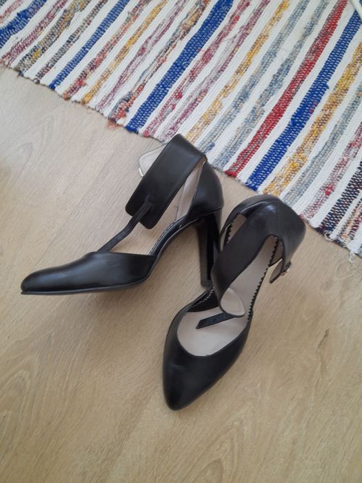 Pantofi de piele cu toc nr 36