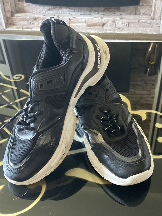 Кроссовки в хорошем качестве