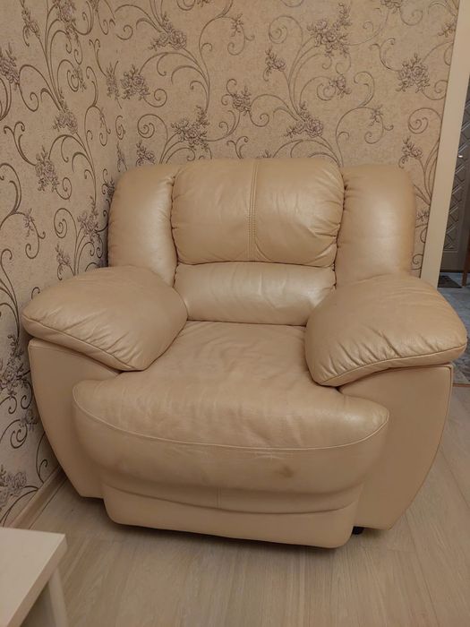 Продам кресло кожаное