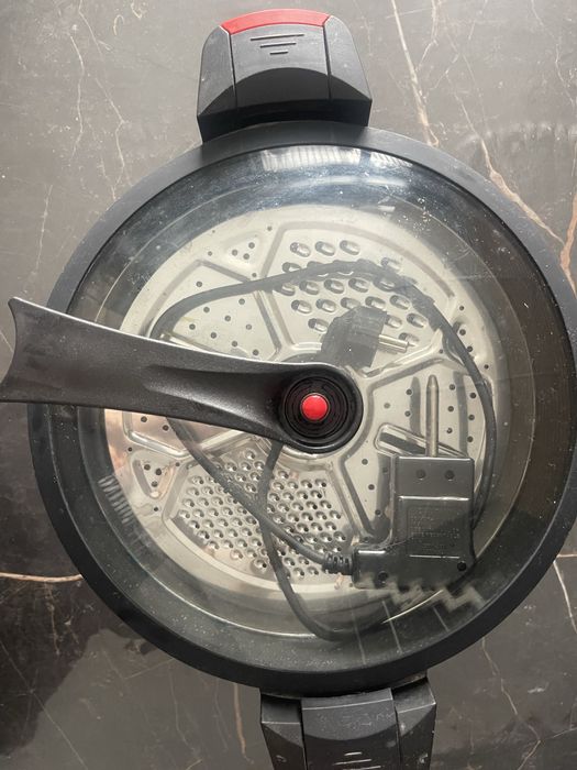 Электрическая кастрлюля