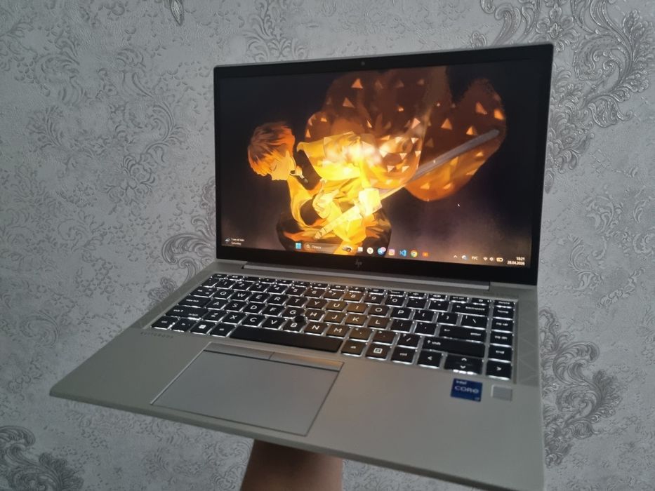 Hp elitebook g8 i7 Intel iris xe