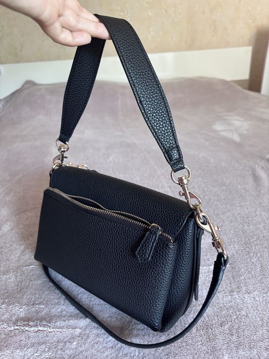Дамска чанта Guess