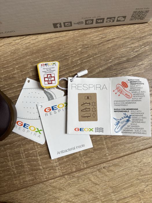 Ghetuțe din piele Geox pt fetițe mărimea 20