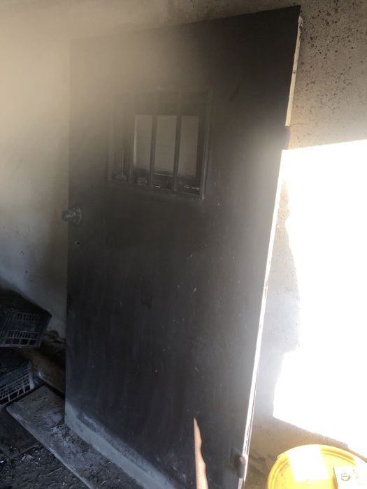 Металлическая дверь