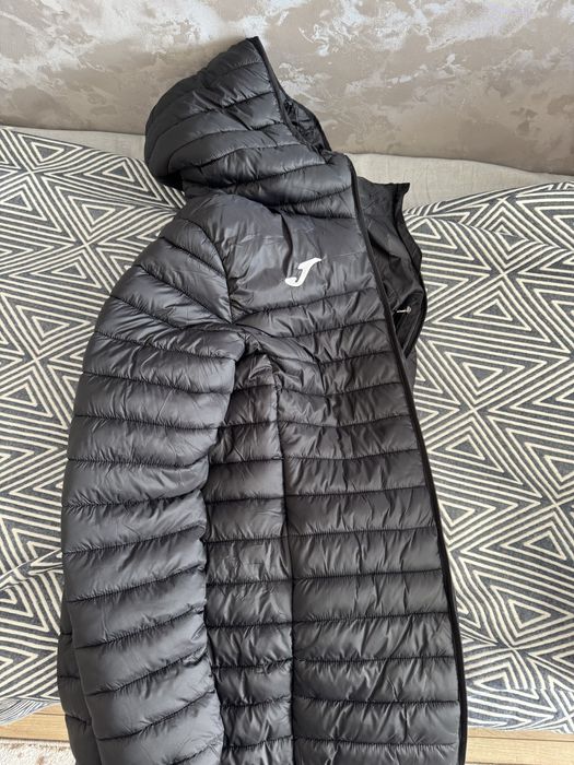 Продам новую куртку Joma