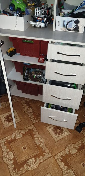 Школьный письменный стол