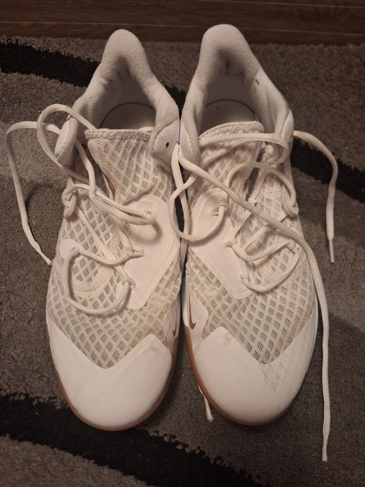 Vand adidași Nike