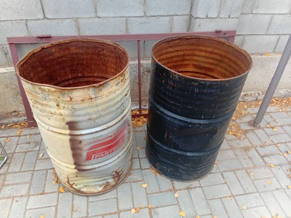 Продам 200л бочки б/у