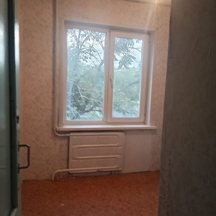 Продаю квартиру в общежитие.