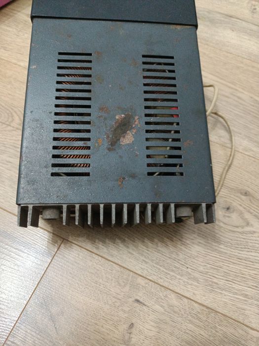 Продаю зарядное устройство